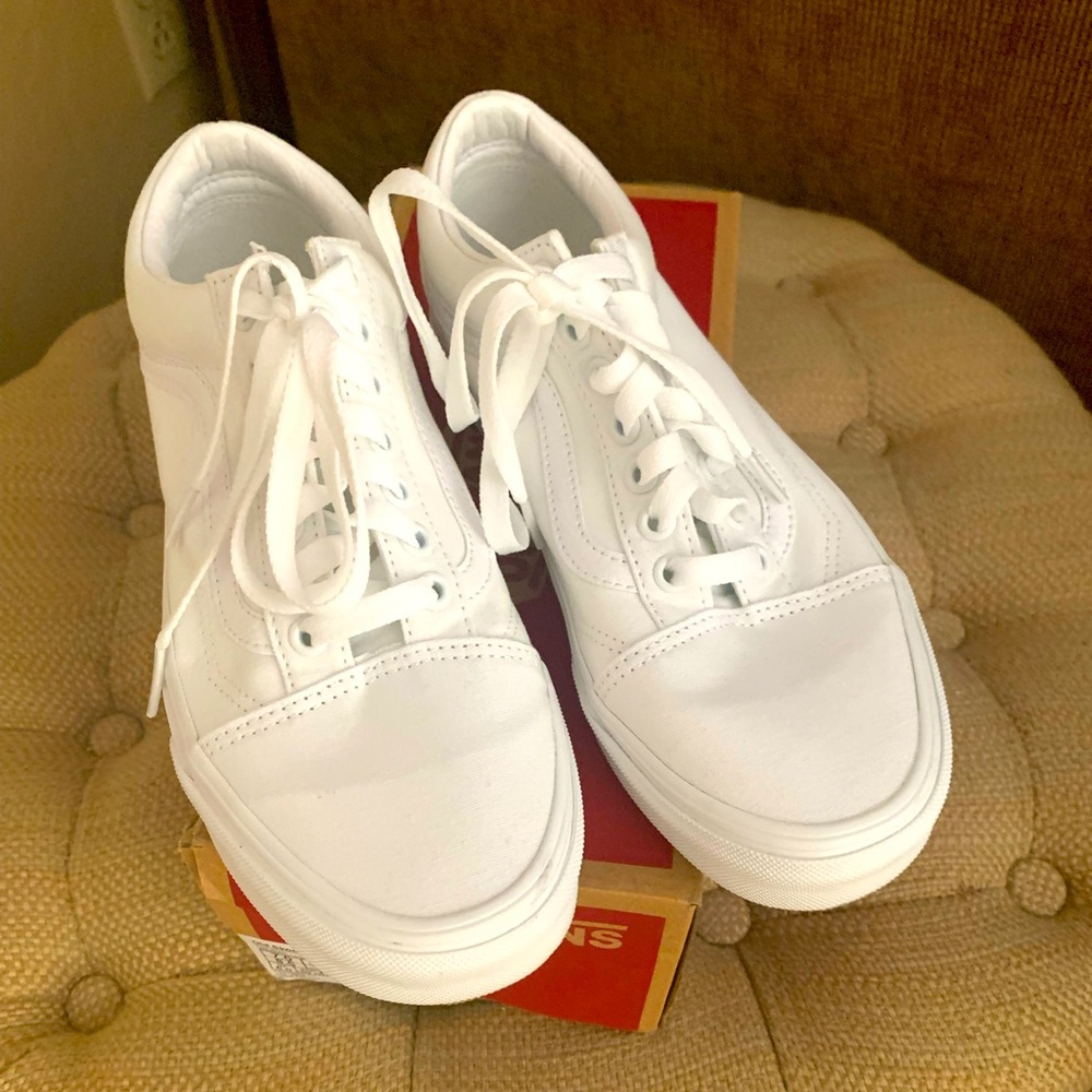 Vans Classic White Sneakers “Old Skool”
